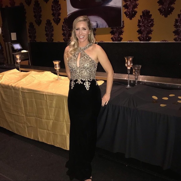 Meet your Posher, Nicole - Picture 2 of 4